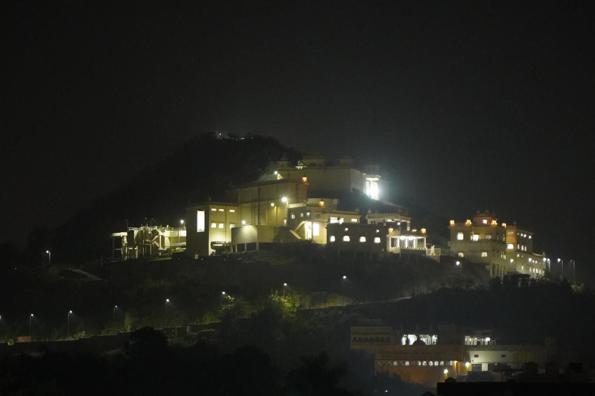 Shri Daulat Villas Udaipur Buitenkant foto